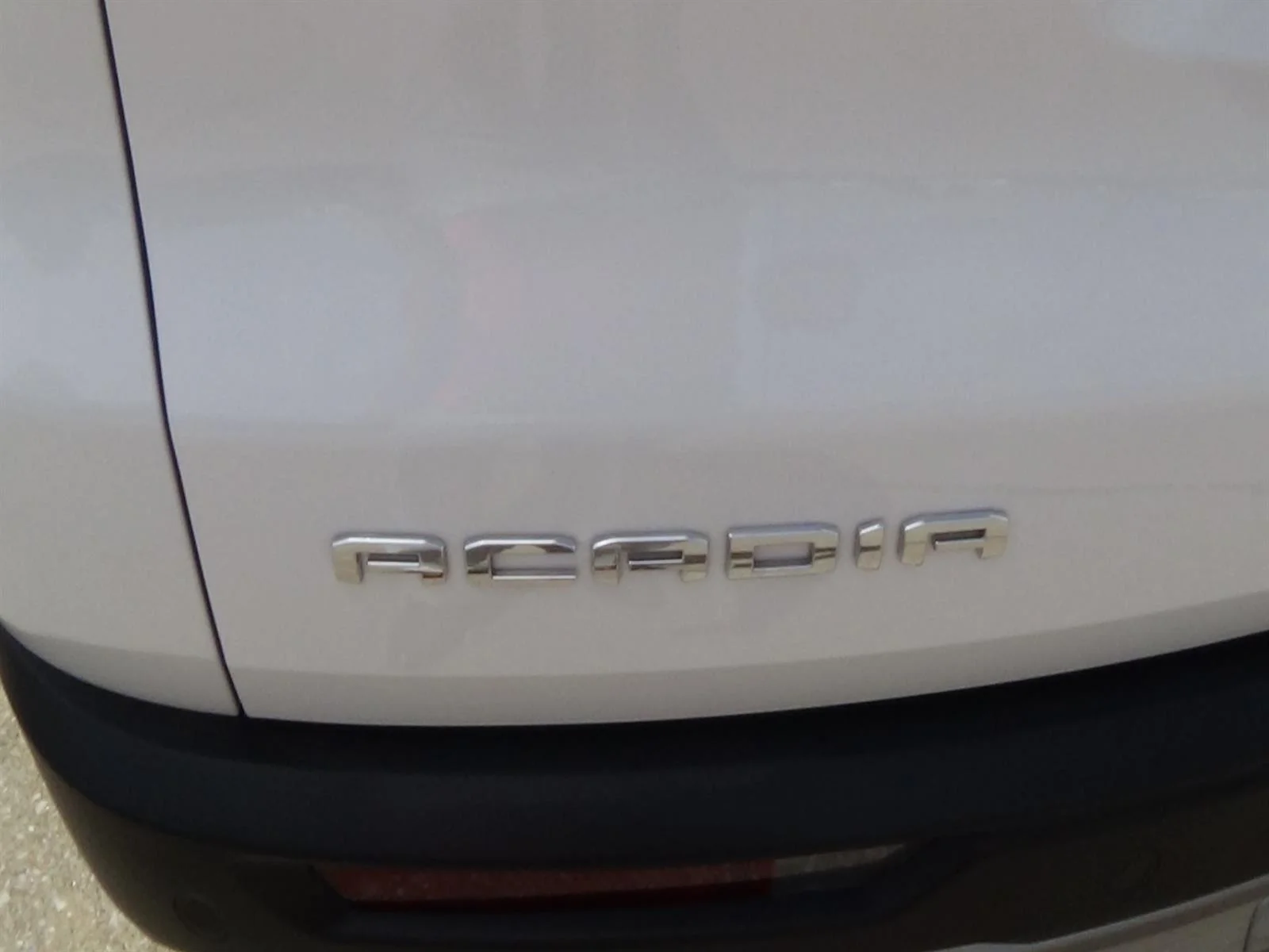 Used 2025 Summit White (gaz) GMC Elevation image 10