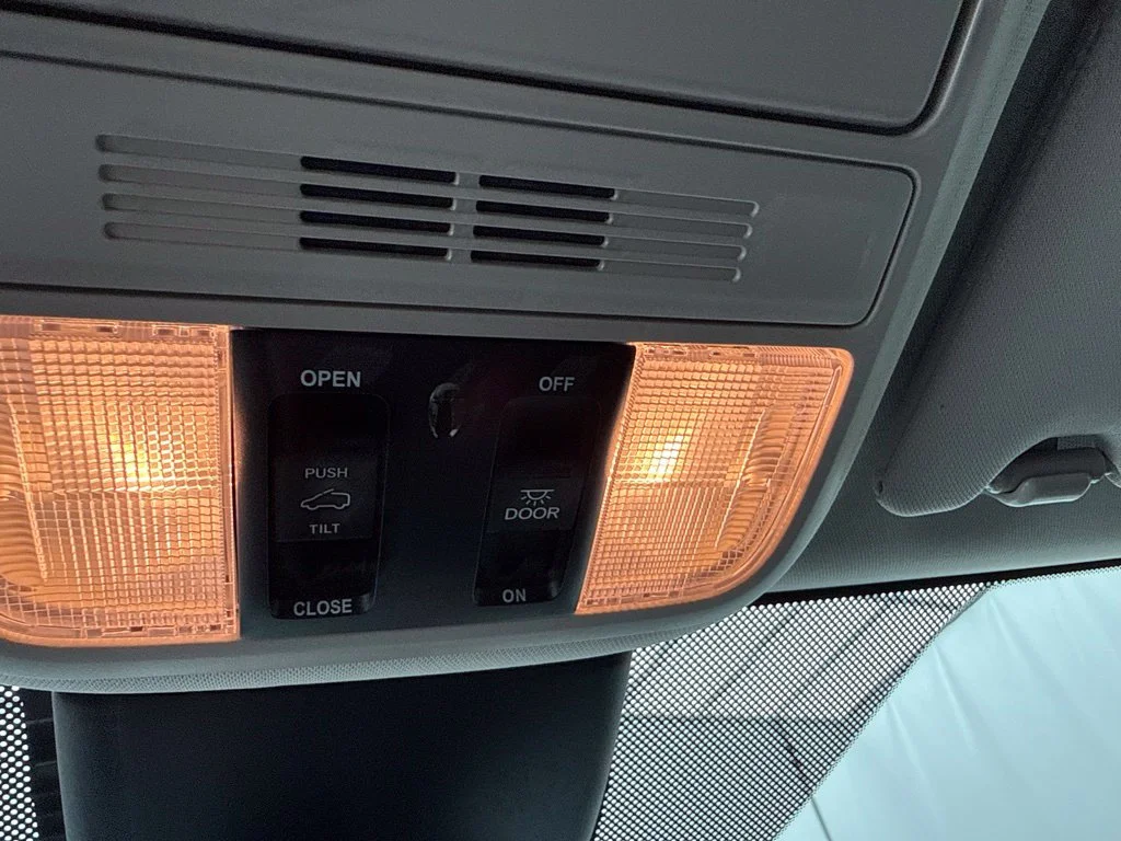 2025 Honda Odyssey EX-L Minivan Slide 22