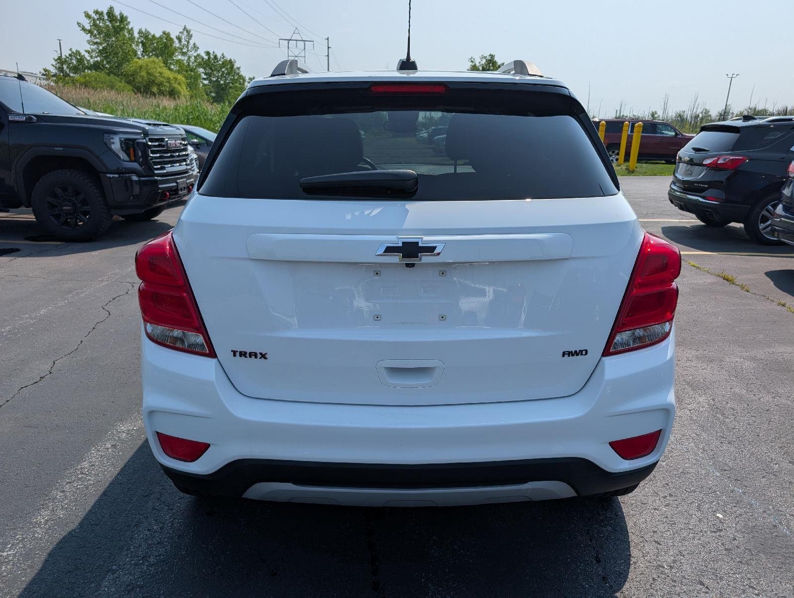 Used 2022 Summit White Chevrolet LT image 6