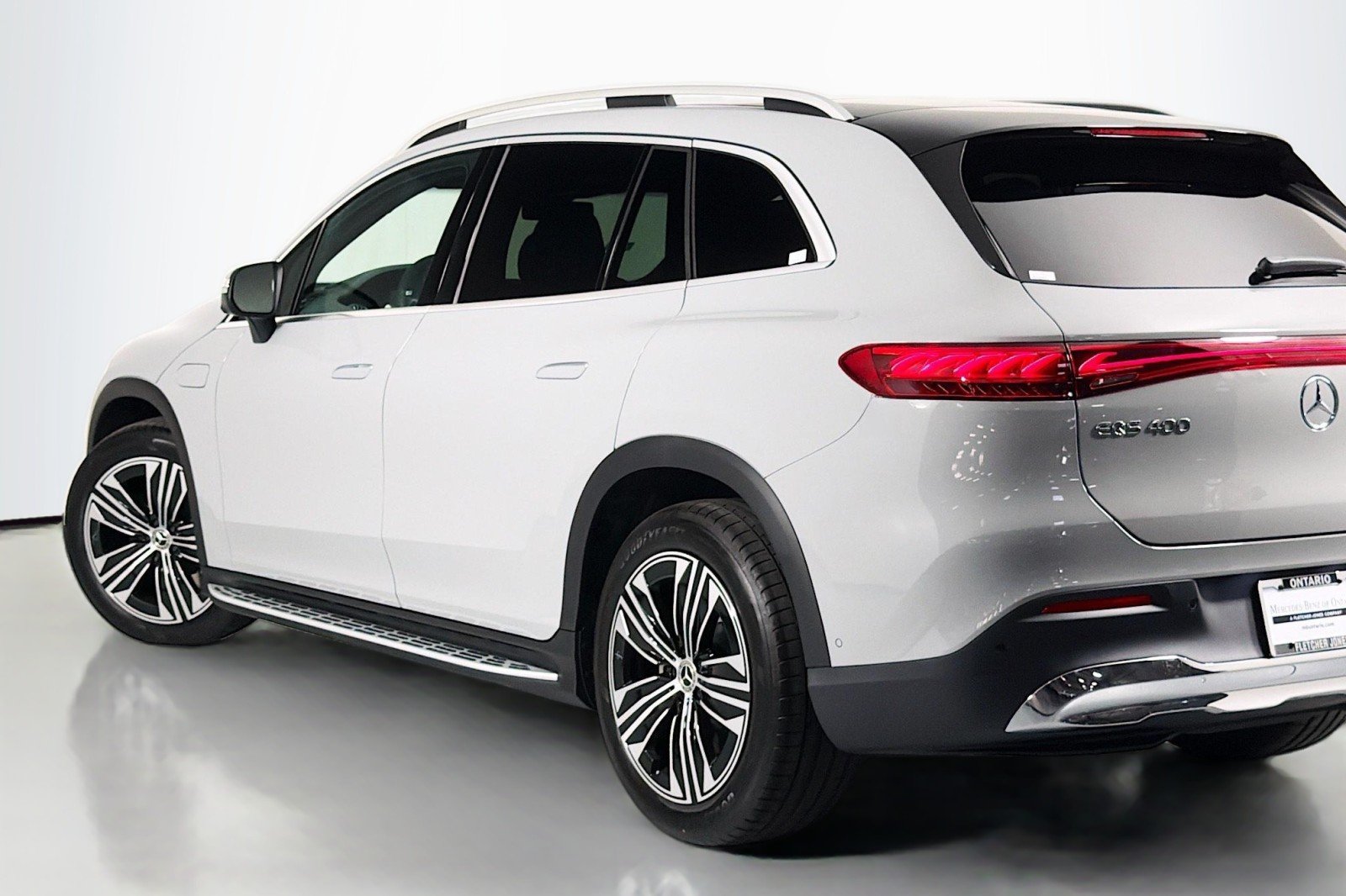 New 2026 MANUFAKTUR Alpine Grey Mercedes-Benz EQS 400 4MATIC® SUV image 13