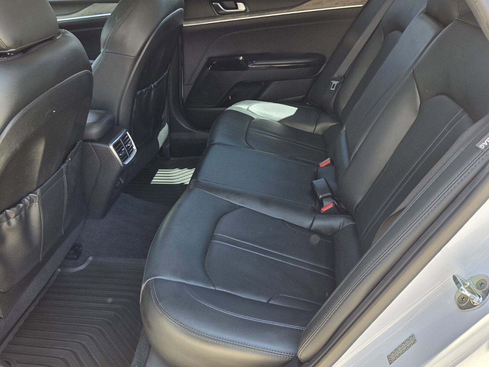 Used 2023 Glacial White Pearl Kia EX image 4