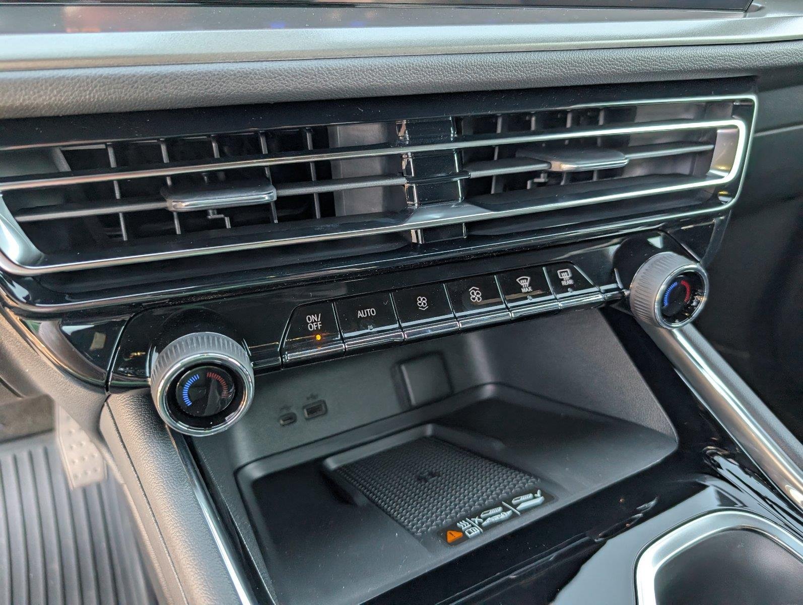 2027 Chevrolet Traverse LT - Photo 19