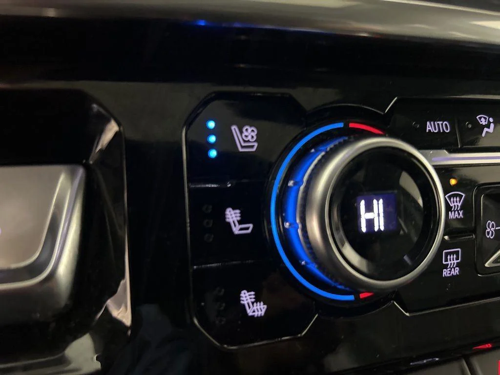 Used 2023 White Frost GMC Denali image 36