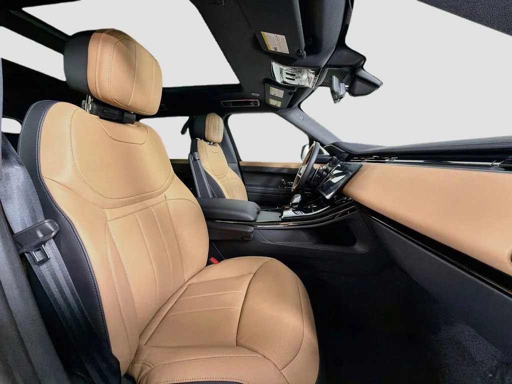 New 2026 Fuji White Land Rover Dynamic SE image 30