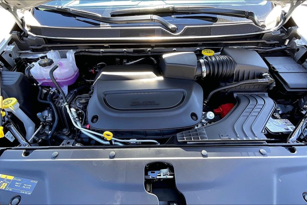 New 2026 Chrysler Pacifica Select 4D Passenger Van