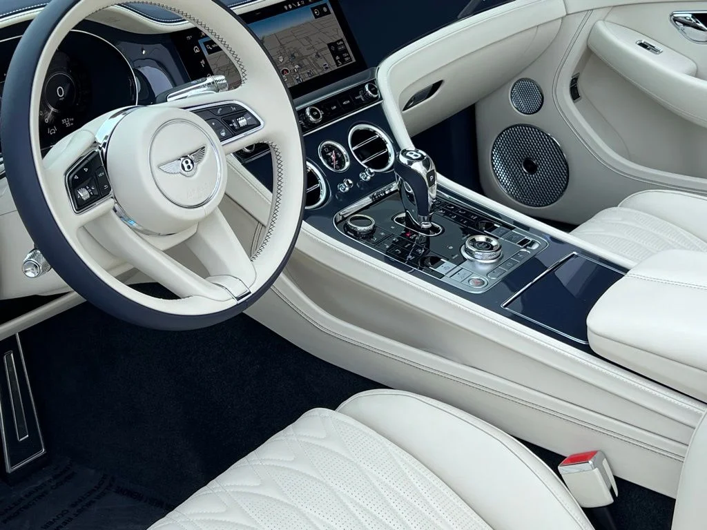 Used 2026  Bentley Azure image 4