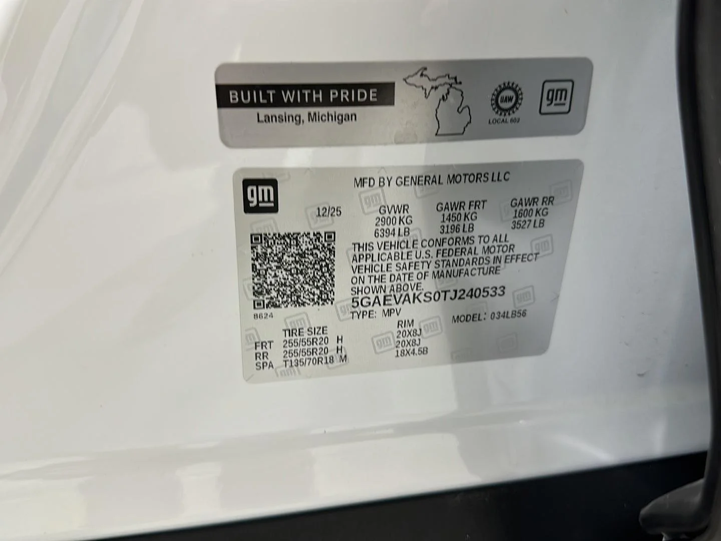 Used 2026 Summit White Buick Preferred image 31