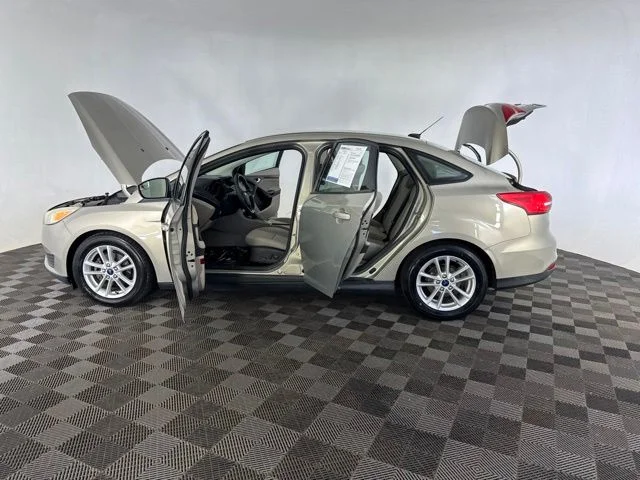 Used 2016  Ford SE image 11