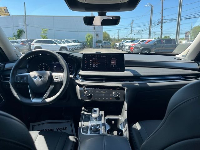 Certified Used 2026 White INFINITI LUXE image 14