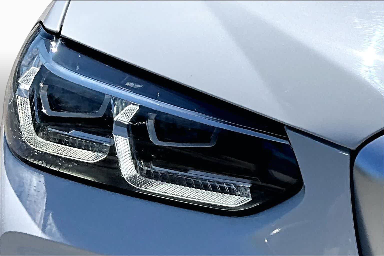 Used 2024 Alpine White BMW xDrive30i image 28