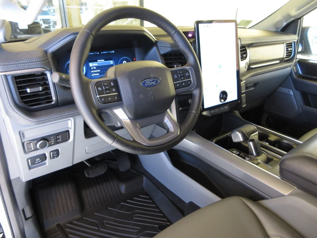 Certified Used 2025 Carbonized Gray Metallic Ford Flash image 26