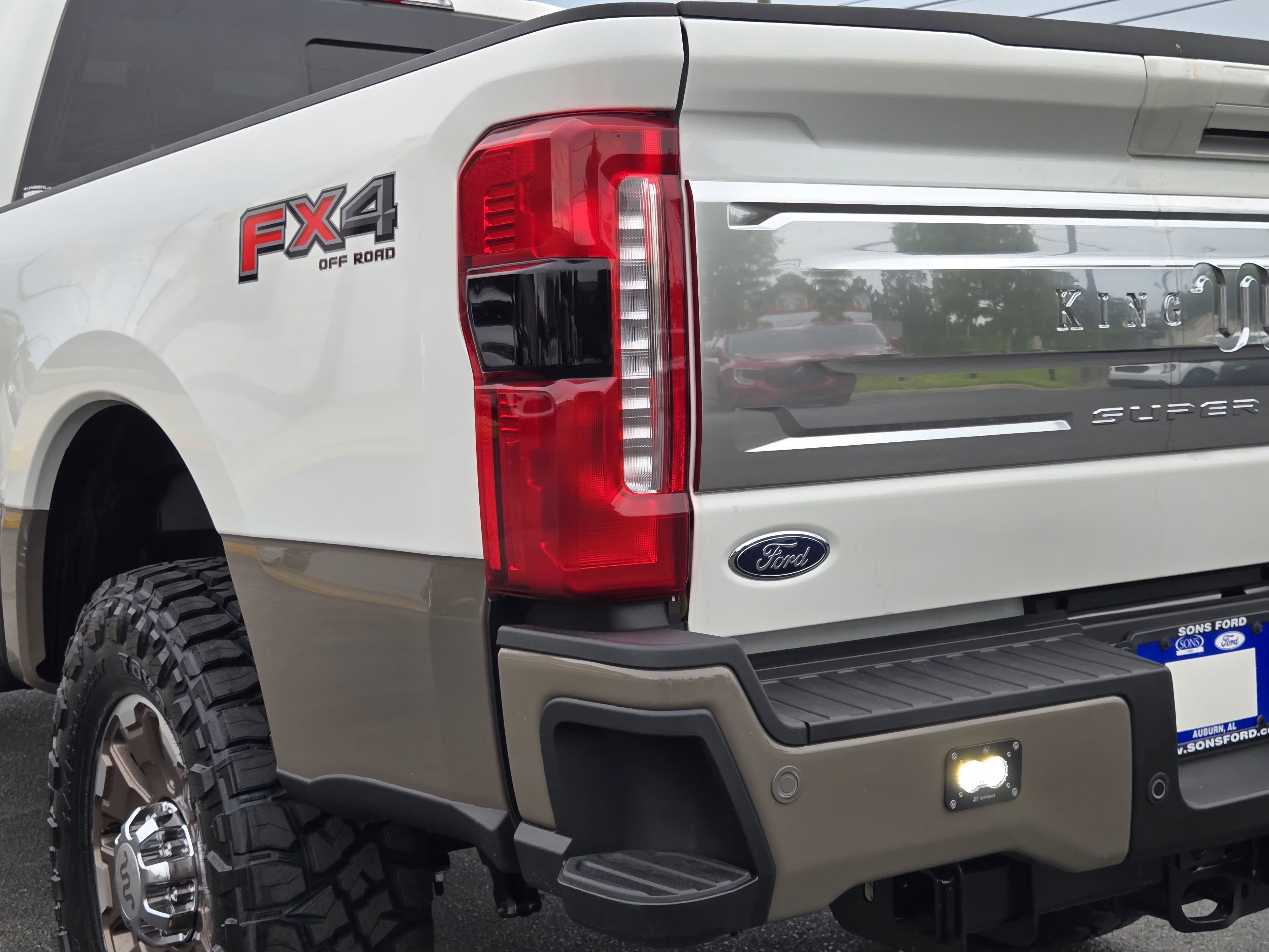 New 2026 STAR WHITE Ford King Ranch image 10