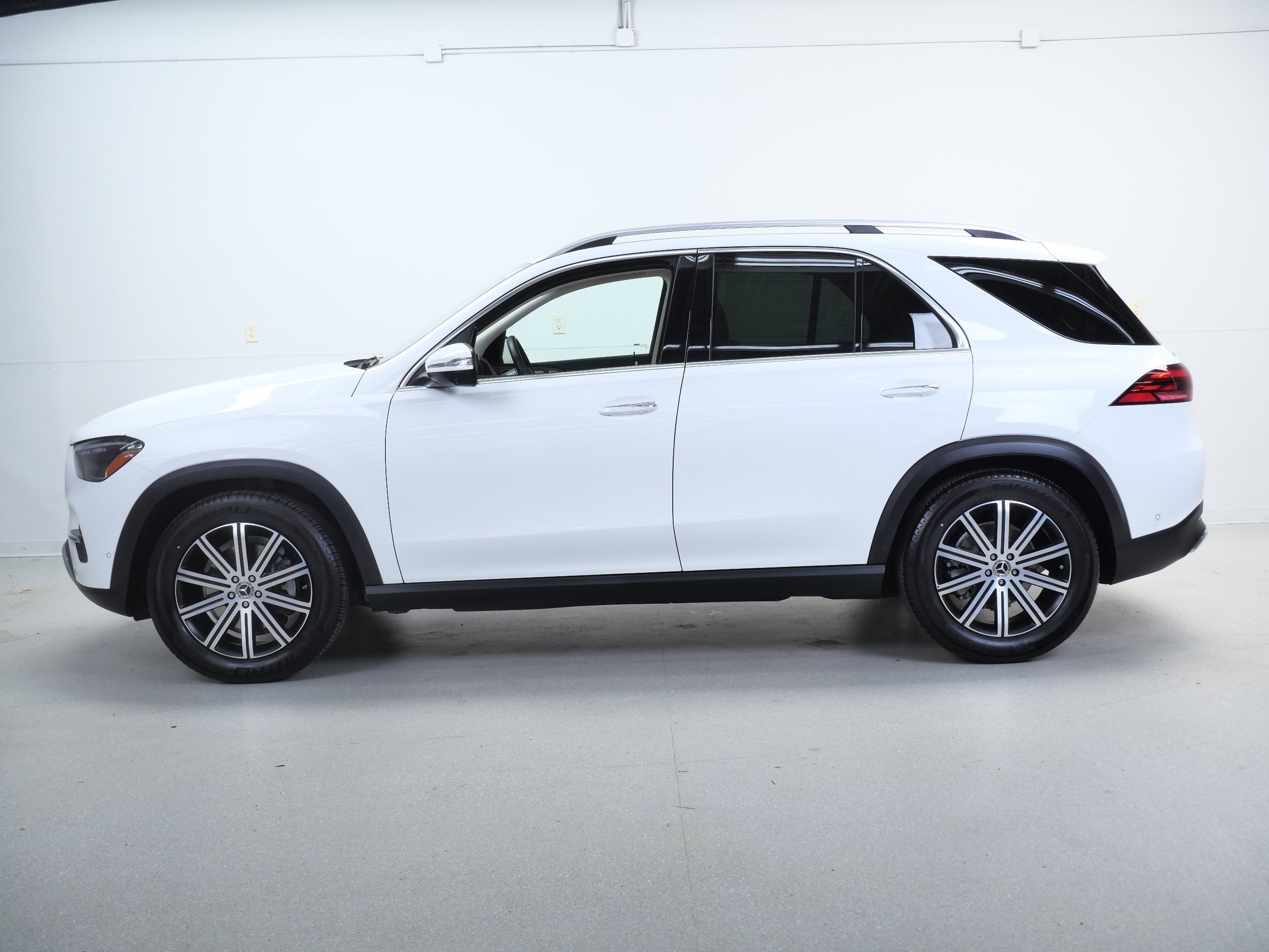 Certified Used 2026 Polar White Mercedes-Benz GLE 350 image 10