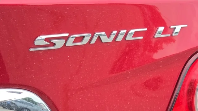 Used 2015 Crystal Red Tintcoat Chevrolet LT image 20