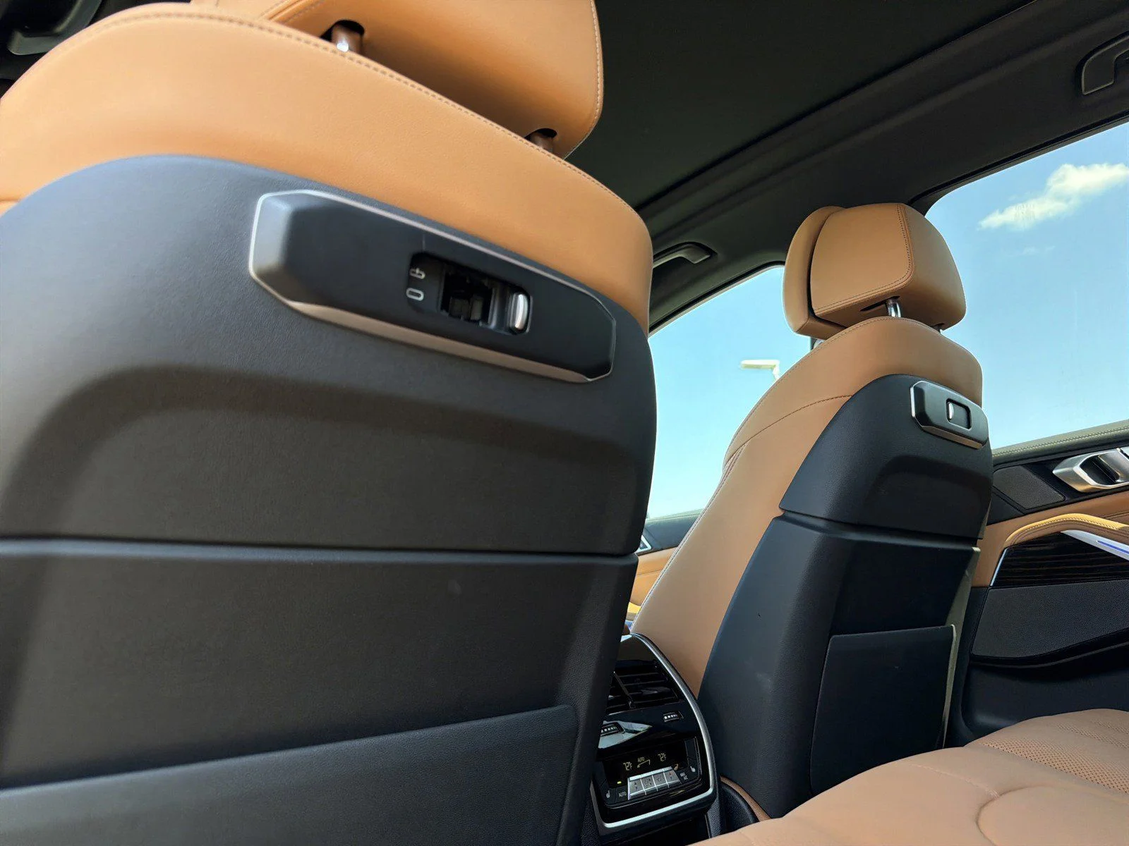 New 2026 Black Sapphire Metallic BMW sDrive40i image 20