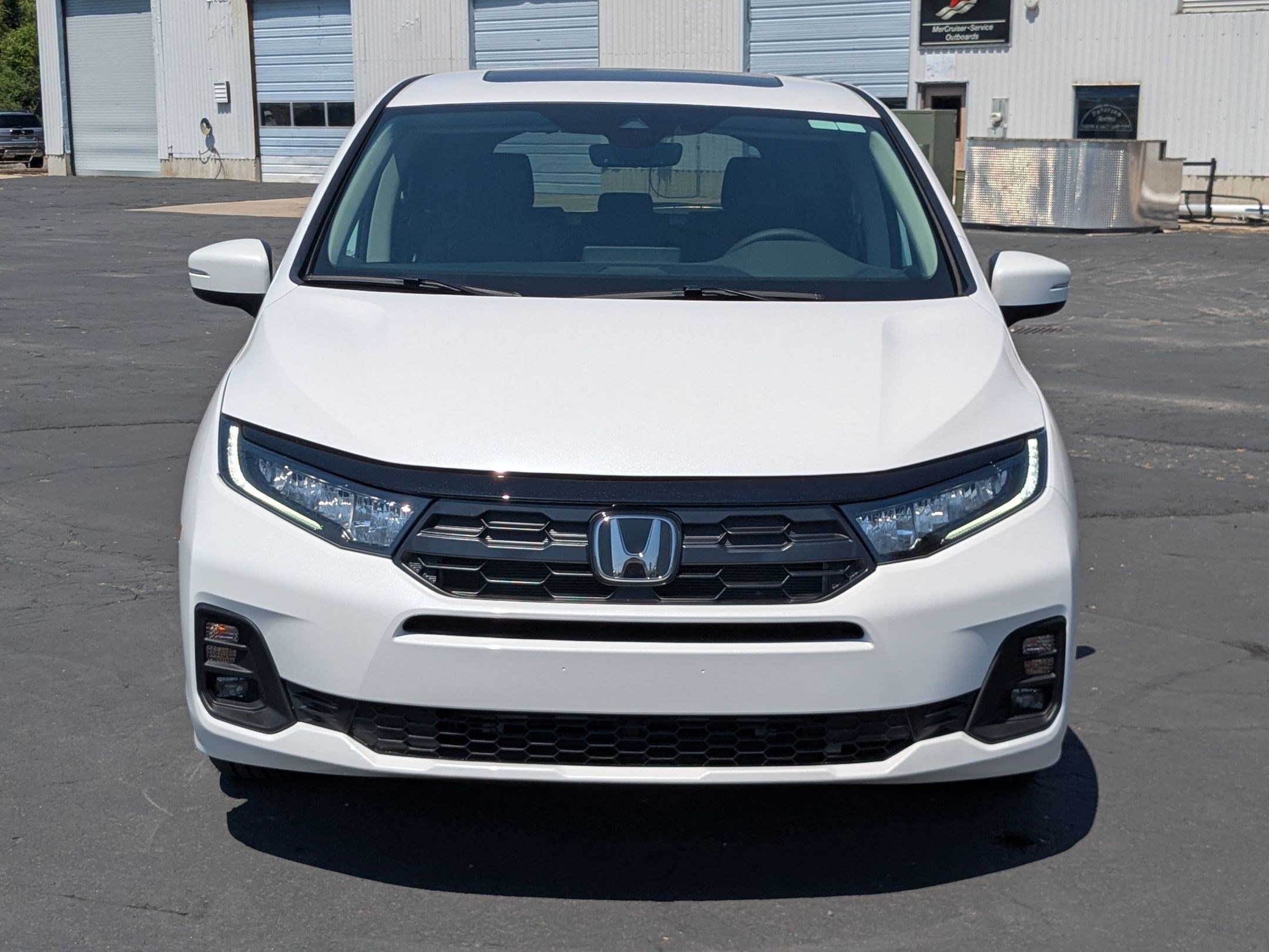 New 2026 Platinum White Pearl Honda EX-L image 9