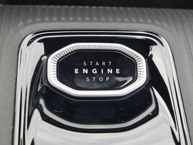 New 2026 Sting-Gray Clearcoat Jeep Laredo image 38