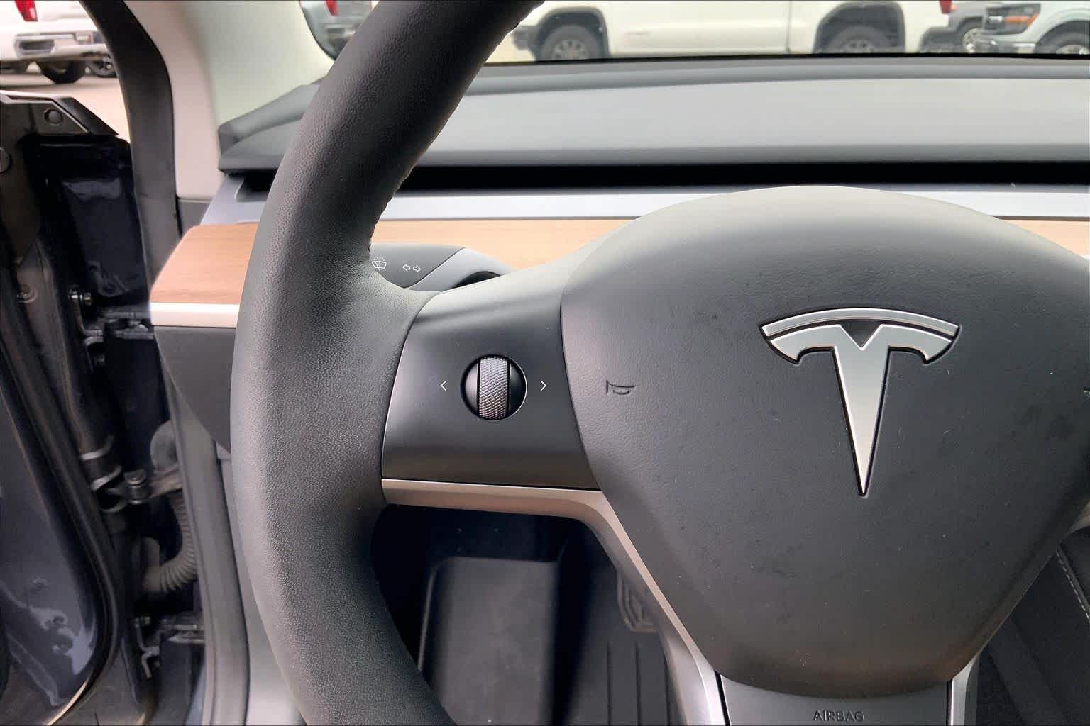 Used 2023  Tesla  image 21