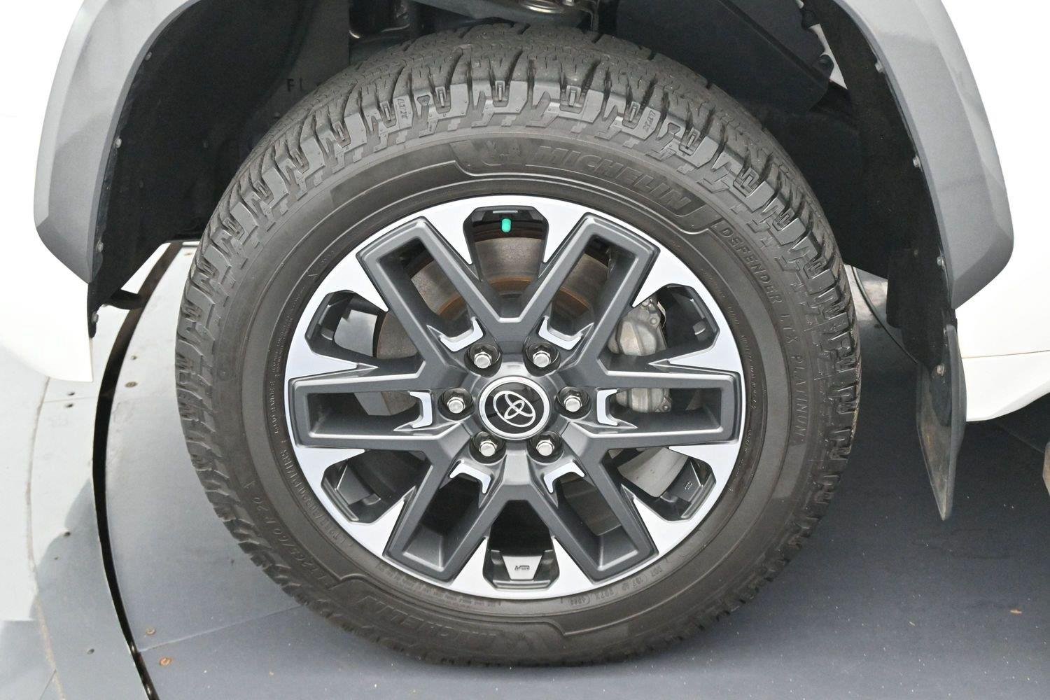 Used 2023 Ice Cap Toyota Limited image 38