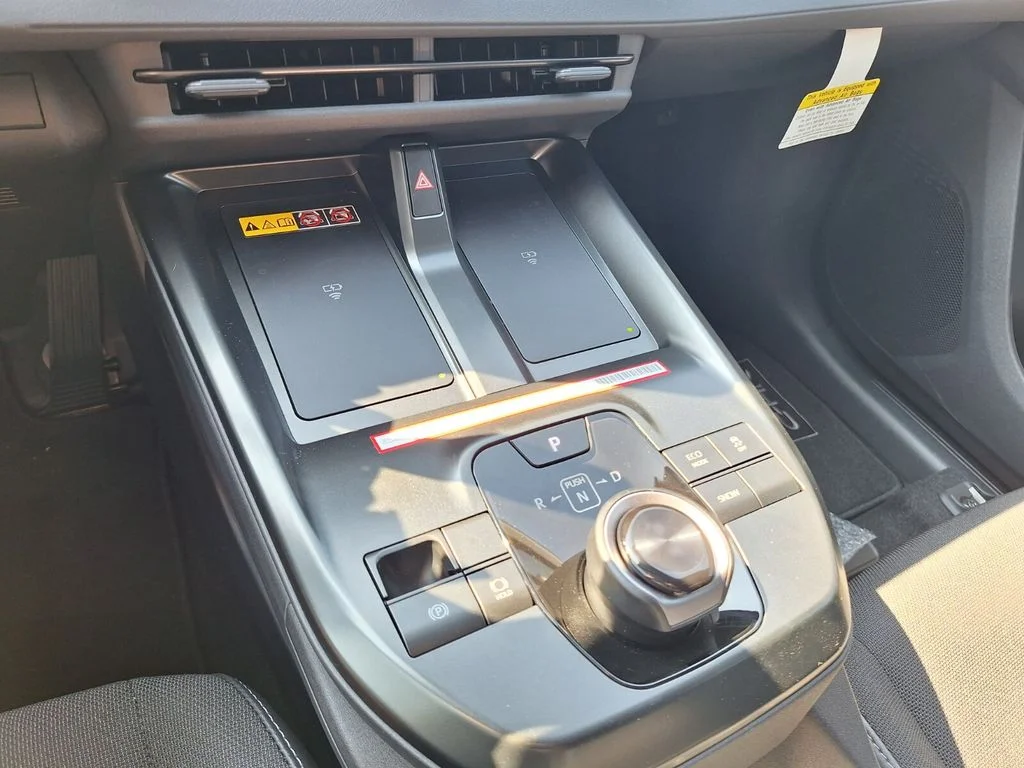 2026 Toyota C-HR SE - Photo 17