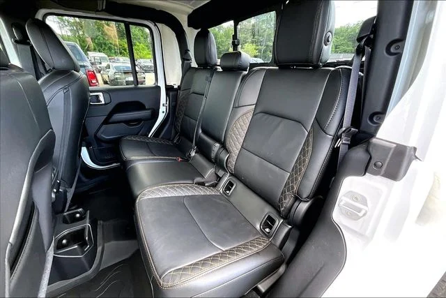 Used 2023 White Jeep Overland image 19