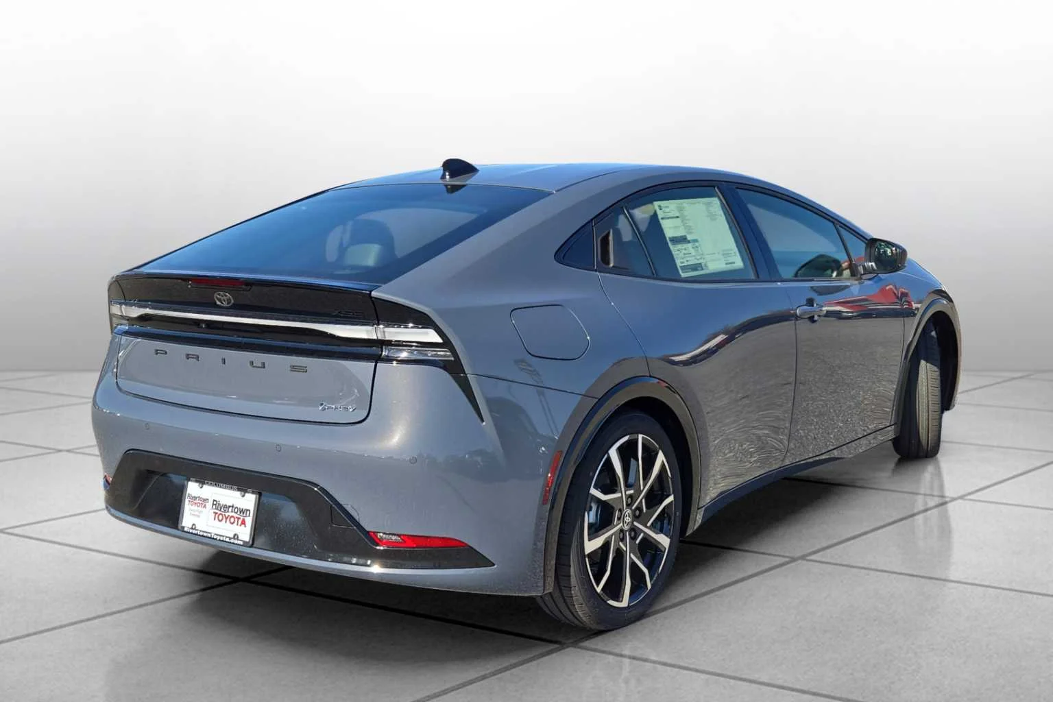 2026 Toyota Prius Plug-in Hybrid XSE - Photo 17