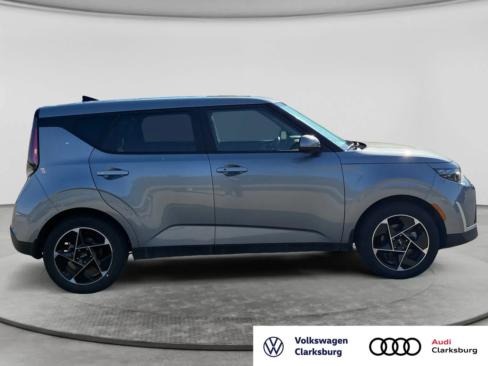 Used 2025 Steel Gray Kia EX image 4
