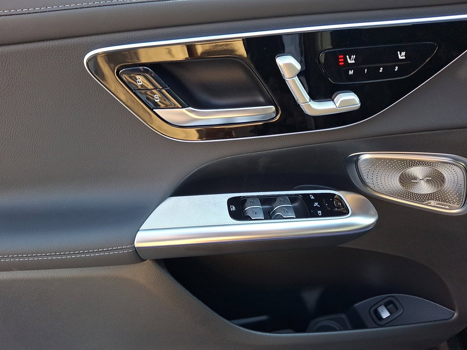 New 2026 Obsidian Black Metallic Mercedes-Benz GLC 300 image 33
