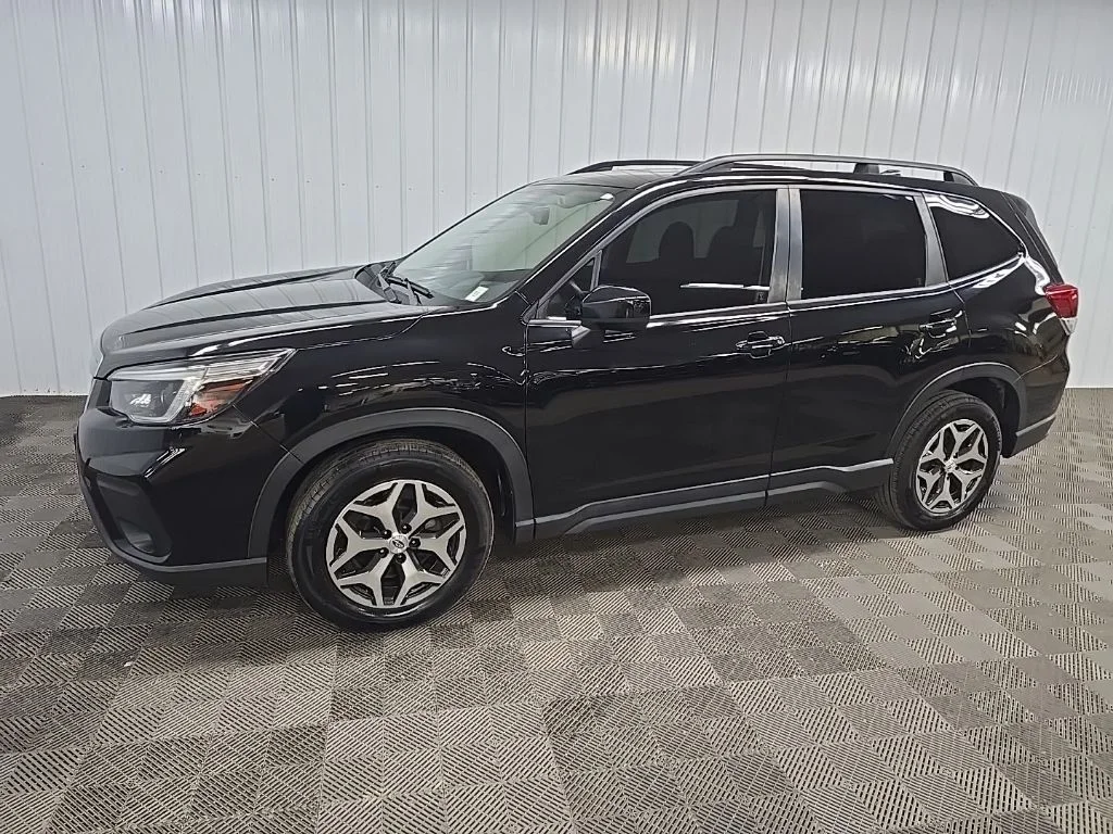Used 2021 Black Subaru Premium image 6