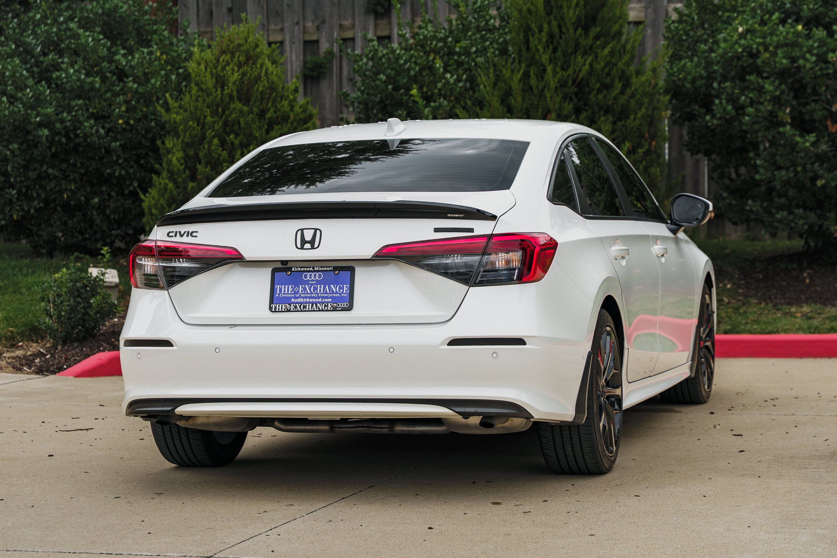 Used 2024 Platinum White Pearl Honda Touring image 3