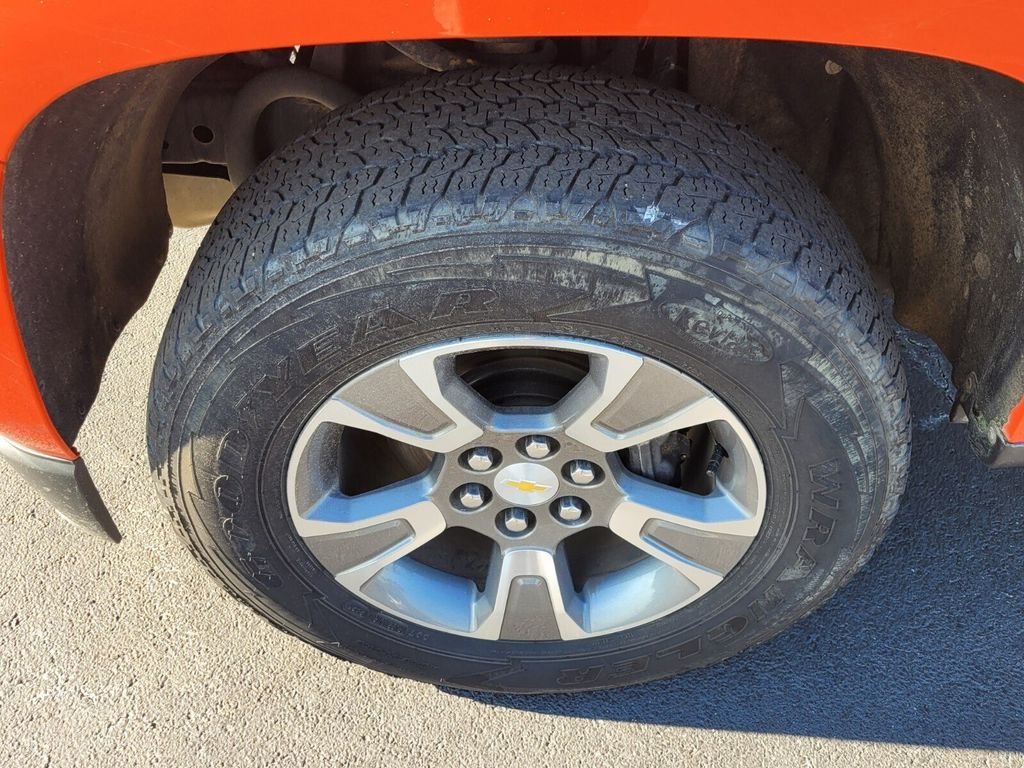 Used 2020 Orange Chevrolet Z71 image 15