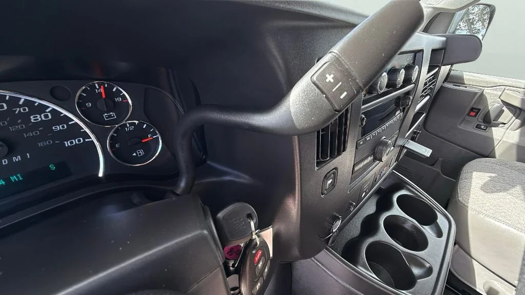 Used 2025 Summit White Chevrolet 1LT image 23