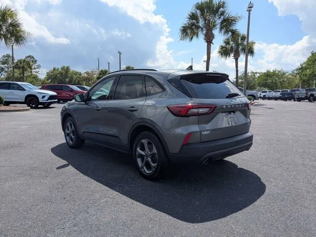 Used 2025 Gray Ford ST-Line image 5