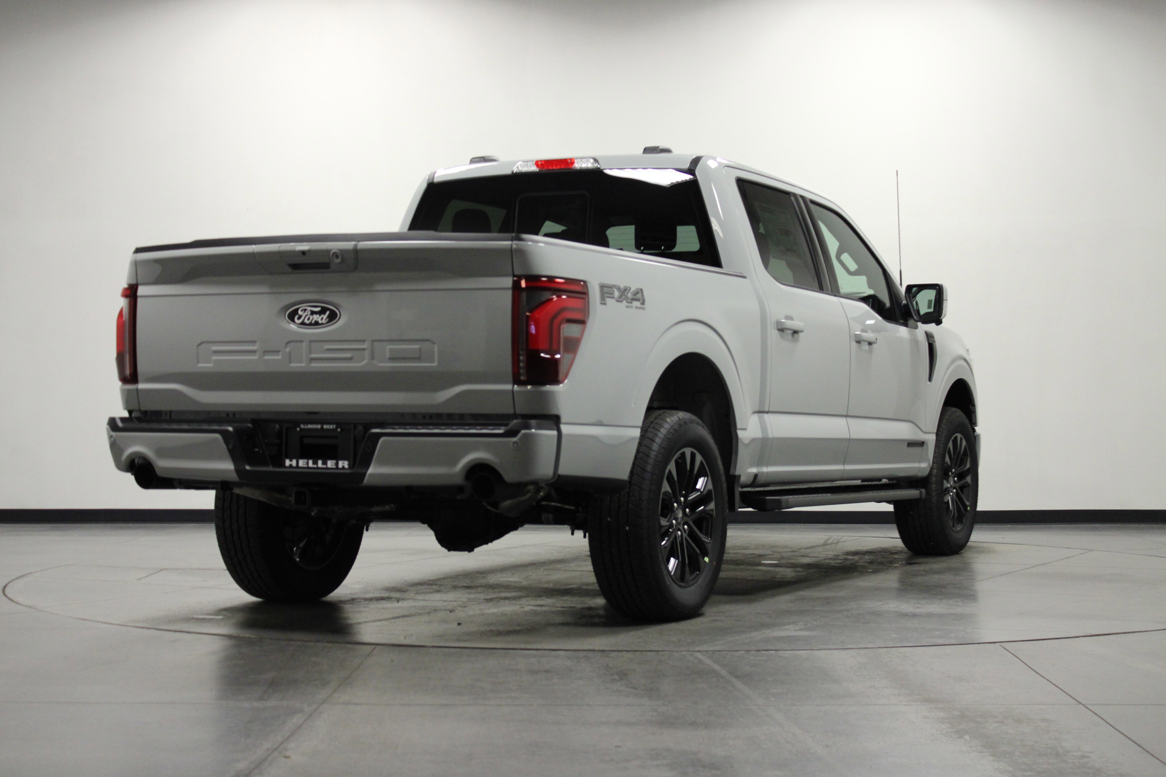 New 2026 Avalanche Ford LARIAT image 4