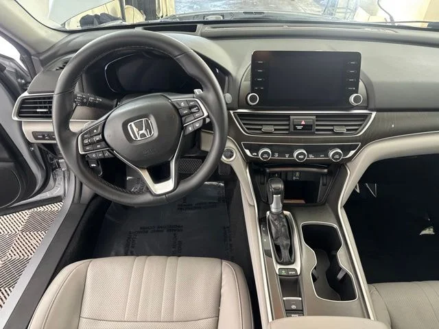 Used 2018  Honda Touring image 32