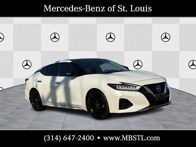 Used 2020 White Nissan 3.5 SL image 1