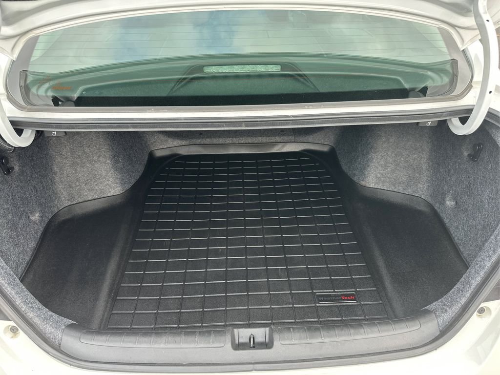 Used 2022 White Honda Touring image 18