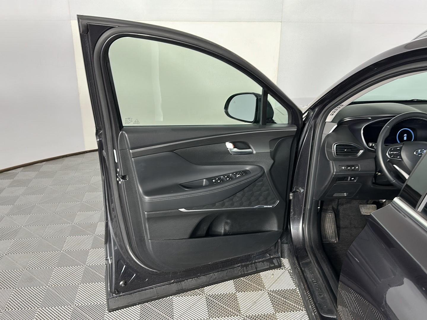 Used 2022 Portofino Gray Hyundai SEL image 15
