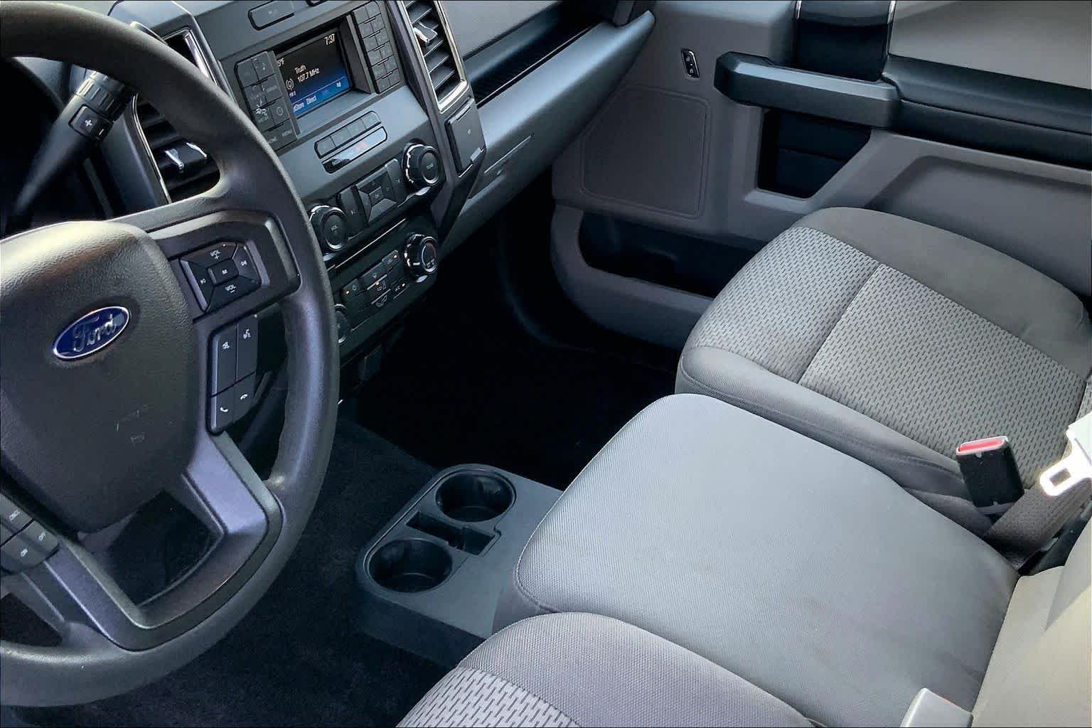 Used 2016 Magnetic Metallic Ford XLT image 15