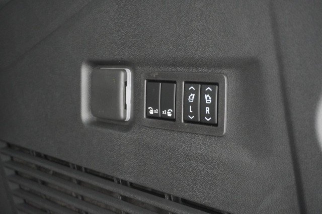 2026 GMC Yukon XL Denali - Photo 9