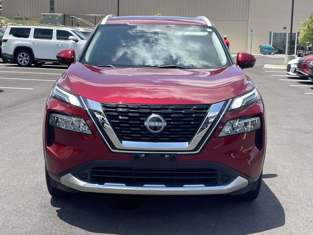 Used 2023 Red Nissan Platinum image 8