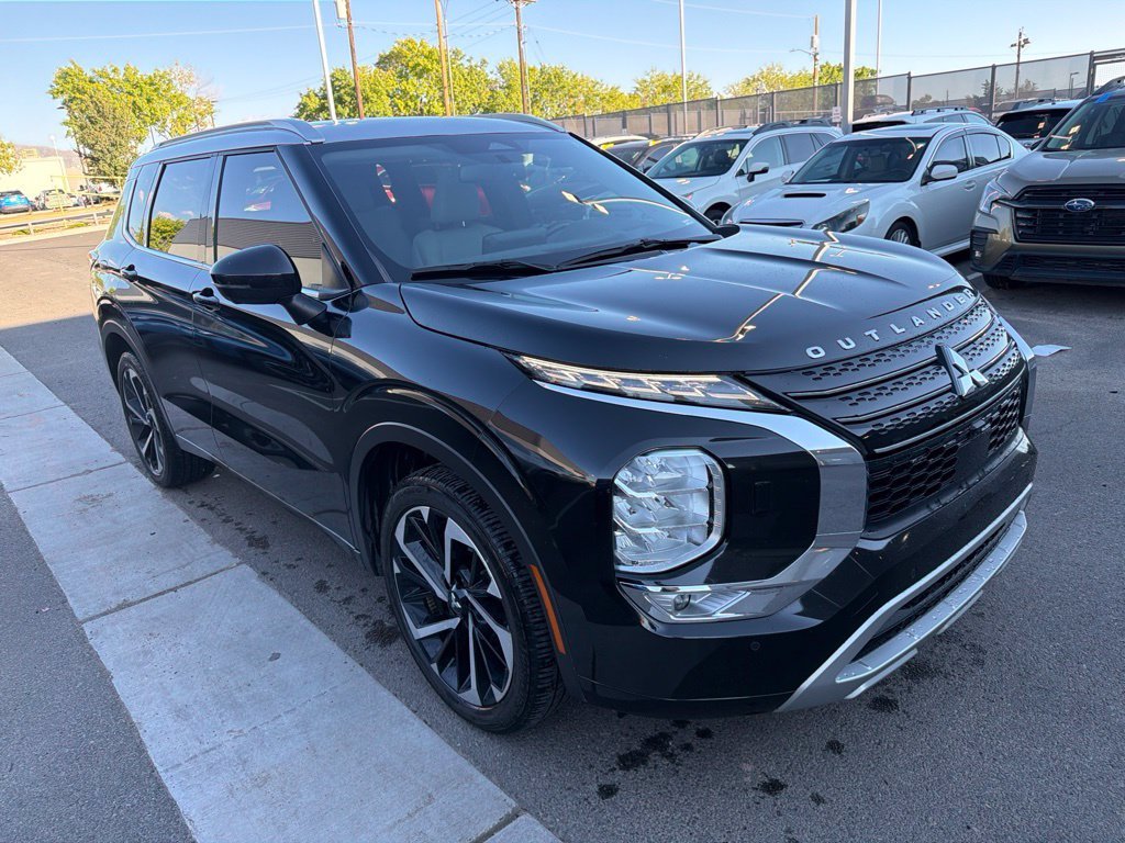 Used 2024 Black Mitsubishi SEL image 3