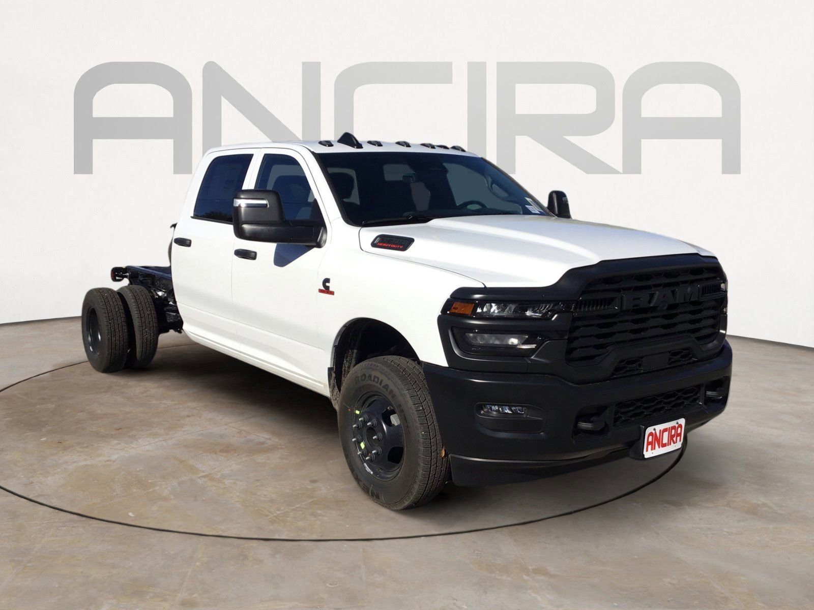 New 2026 Bright White Clearcoat RAM Tradesman image 4