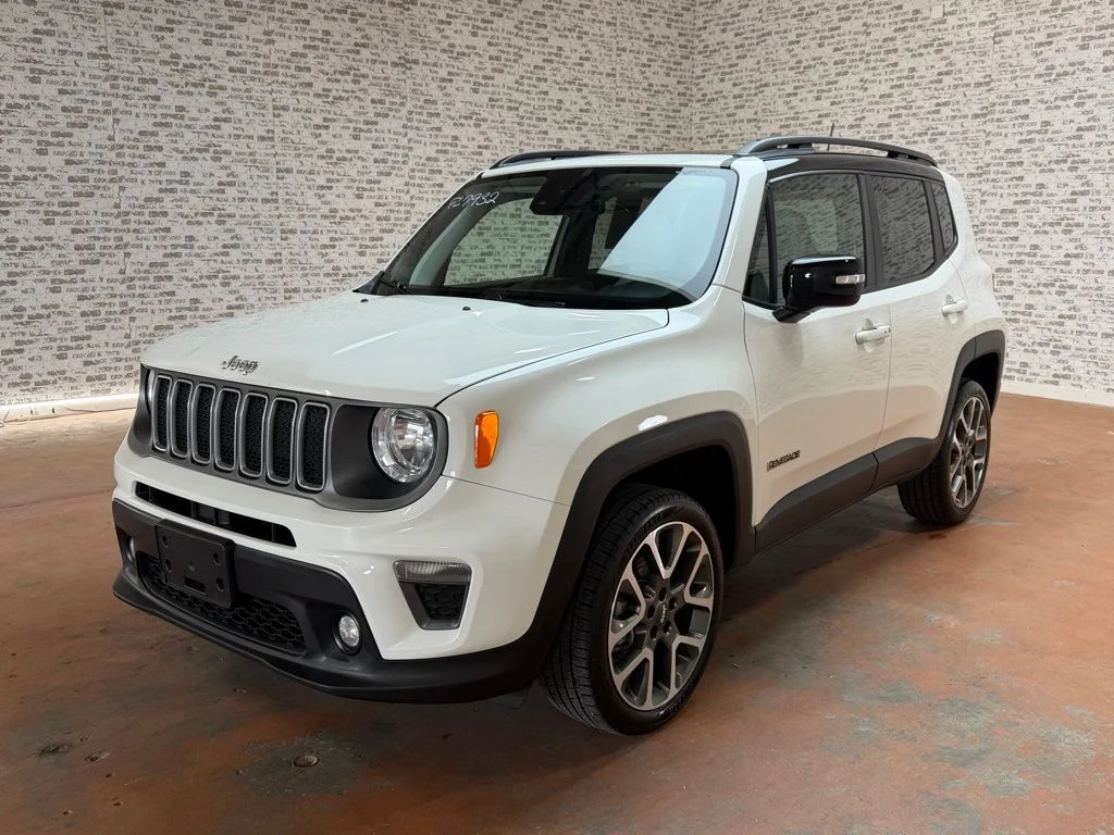 Used 2022 White Jeep Limited image 3
