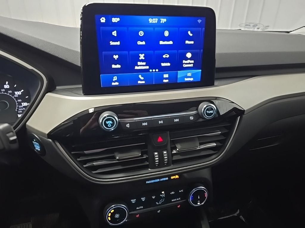 Used 2022 Gray Ford SE image 28
