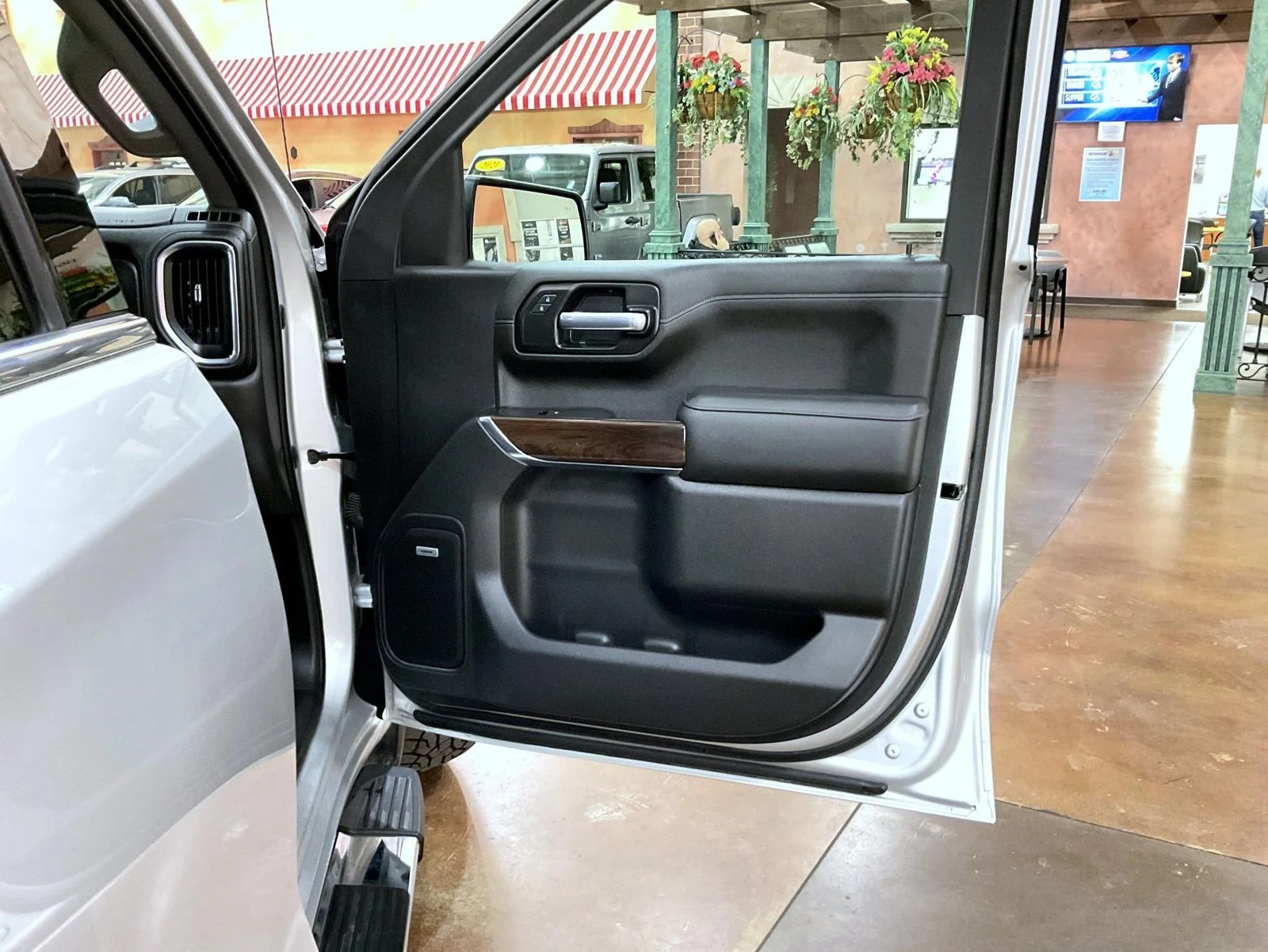 Certified Used 2020 Silver GMC SLT image 16