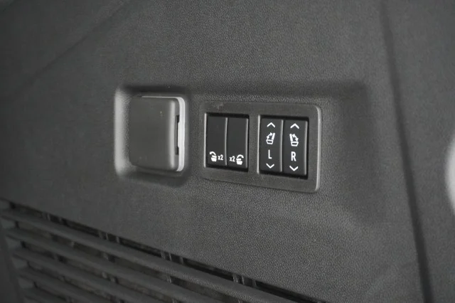 2026 GMC Yukon XL Denali - Photo 9