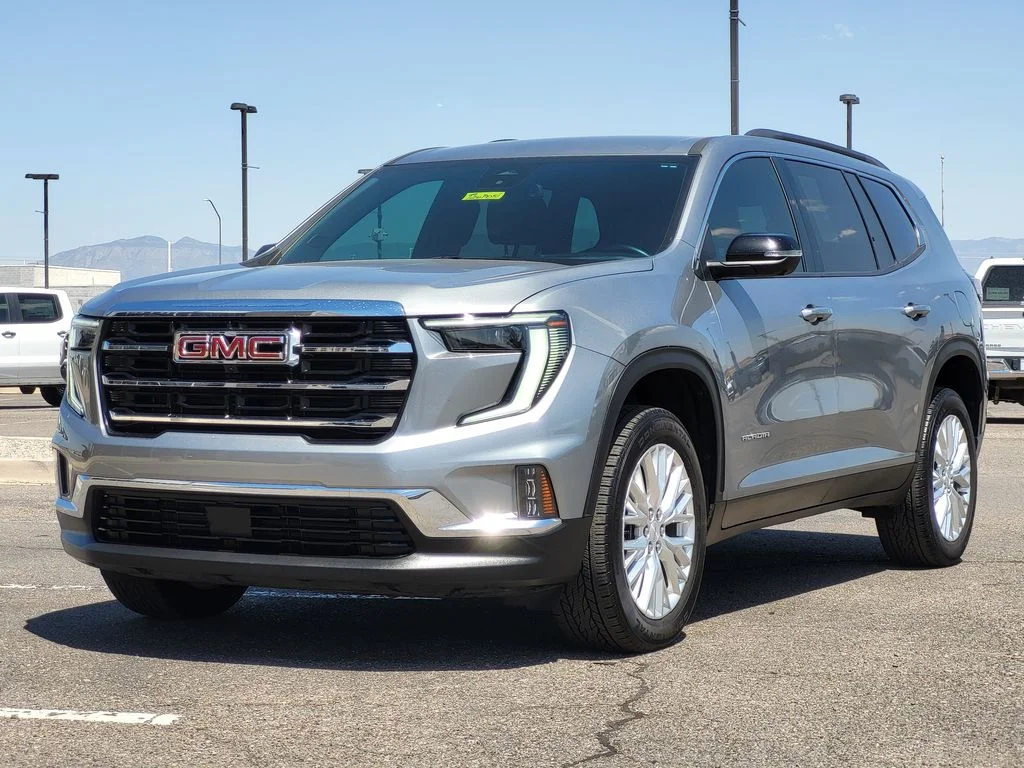 Used 2024 Sterling Metallic GMC Elevation image 4