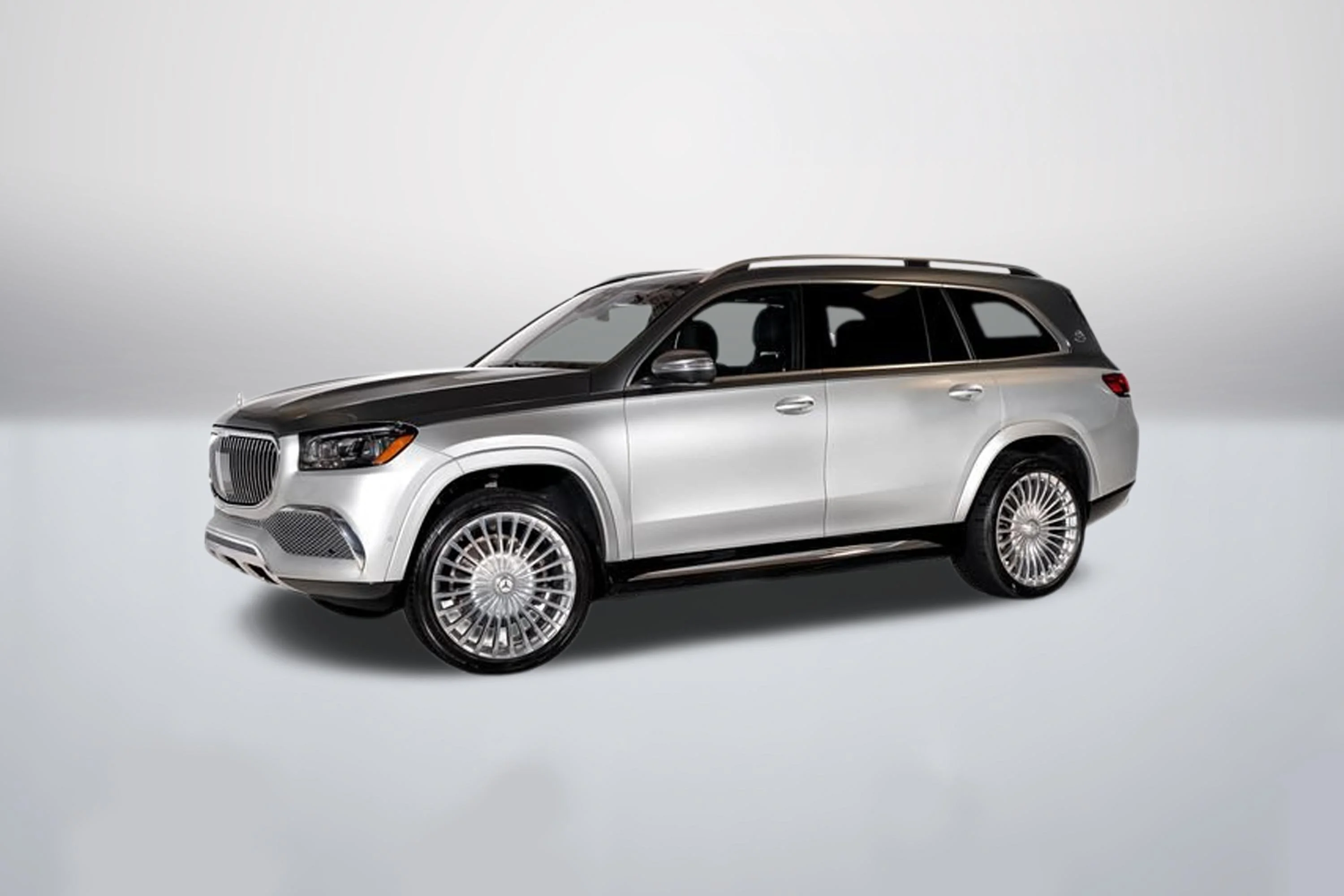 Used 2021 Maybach Two-Tone Paint Iridium Silver/Selenite Gre Mercedes-Benz Maybach GLS 600 image 1