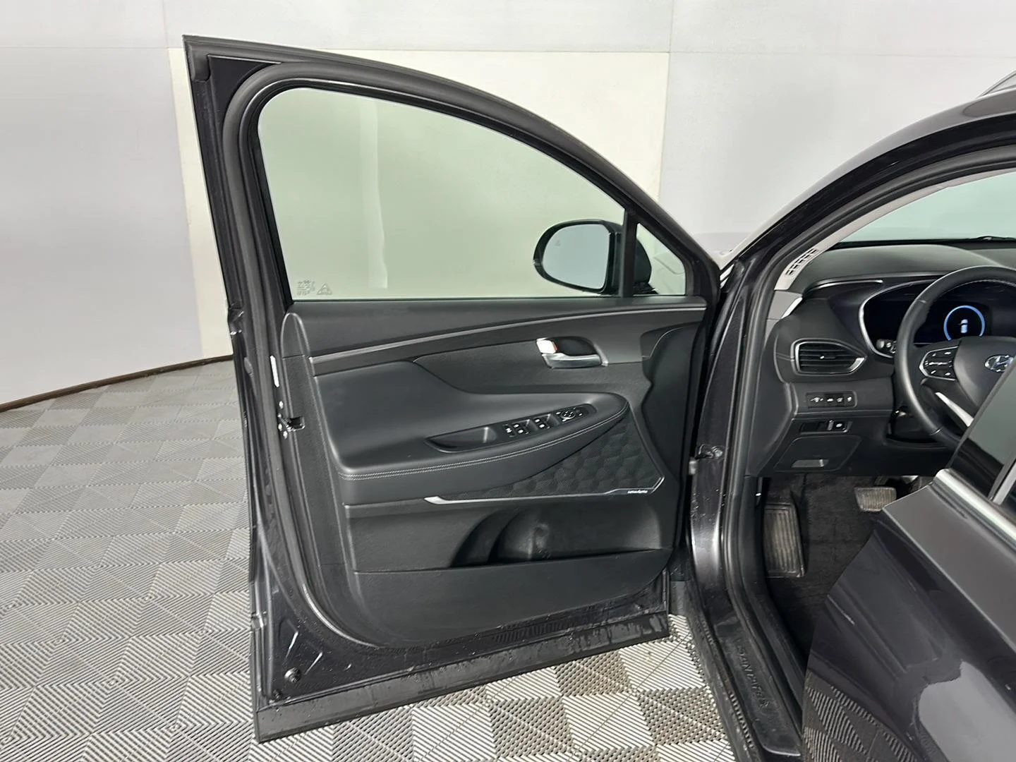 Used 2022 Portofino Gray Hyundai SEL image 15